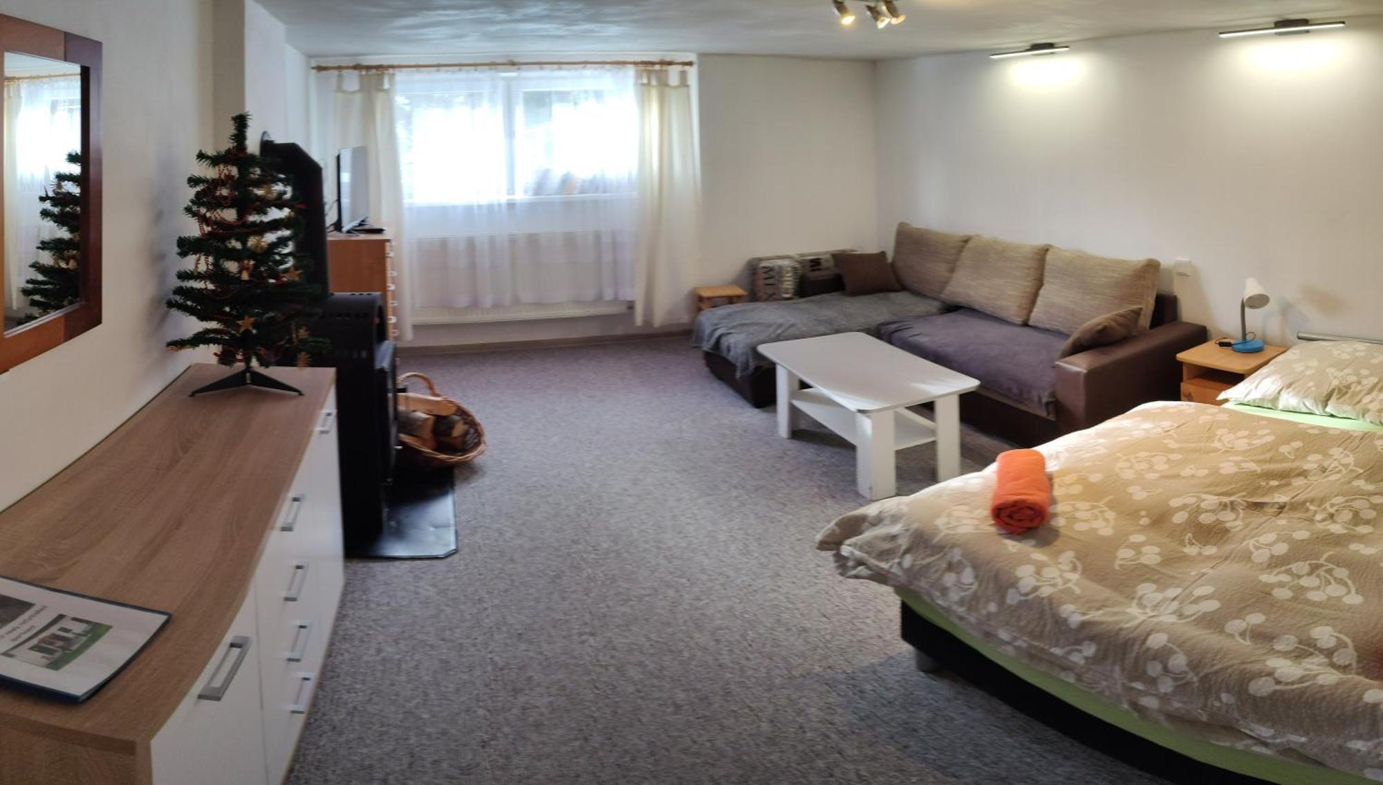 Dusan Stola Room photo